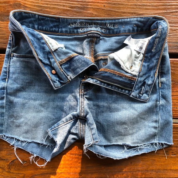 AE Hi-Rise Cutoff Jean Shorts 2 Super Stretch - Picture 3 of 7